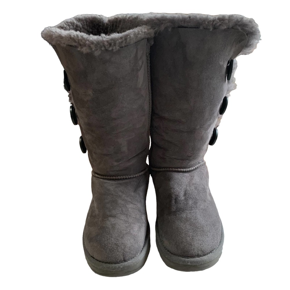 Ugg Bailey Button Triplet Boot Size 5 - image 1